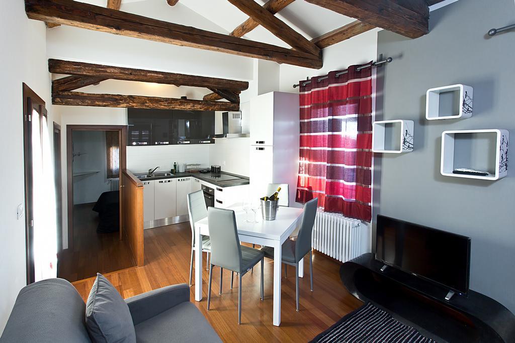 Good Wine Apartments Венеция Номер фото