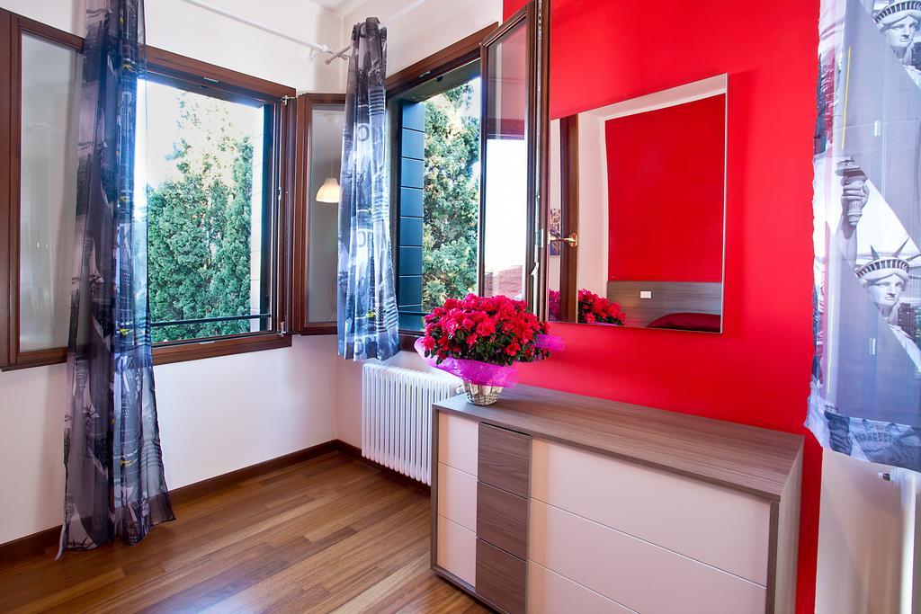 Good Wine Apartments Венеция Номер фото