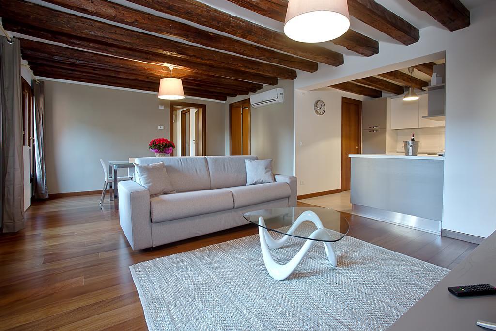 Good Wine Apartments Венеция Номер фото