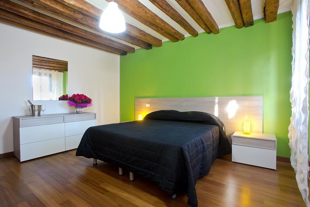 Good Wine Apartments Венеция Номер фото
