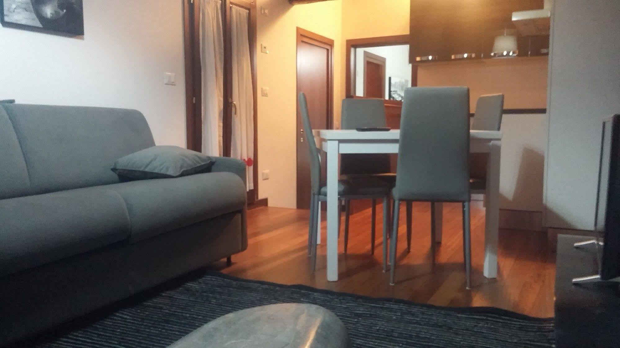 Good Wine Apartments Венеция Экстерьер фото
