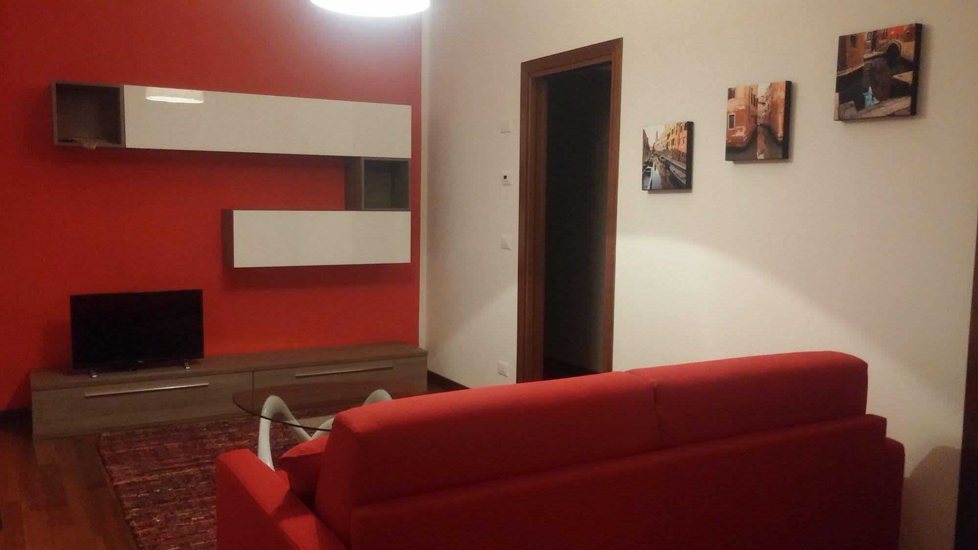 Good Wine Apartments Венеция Экстерьер фото