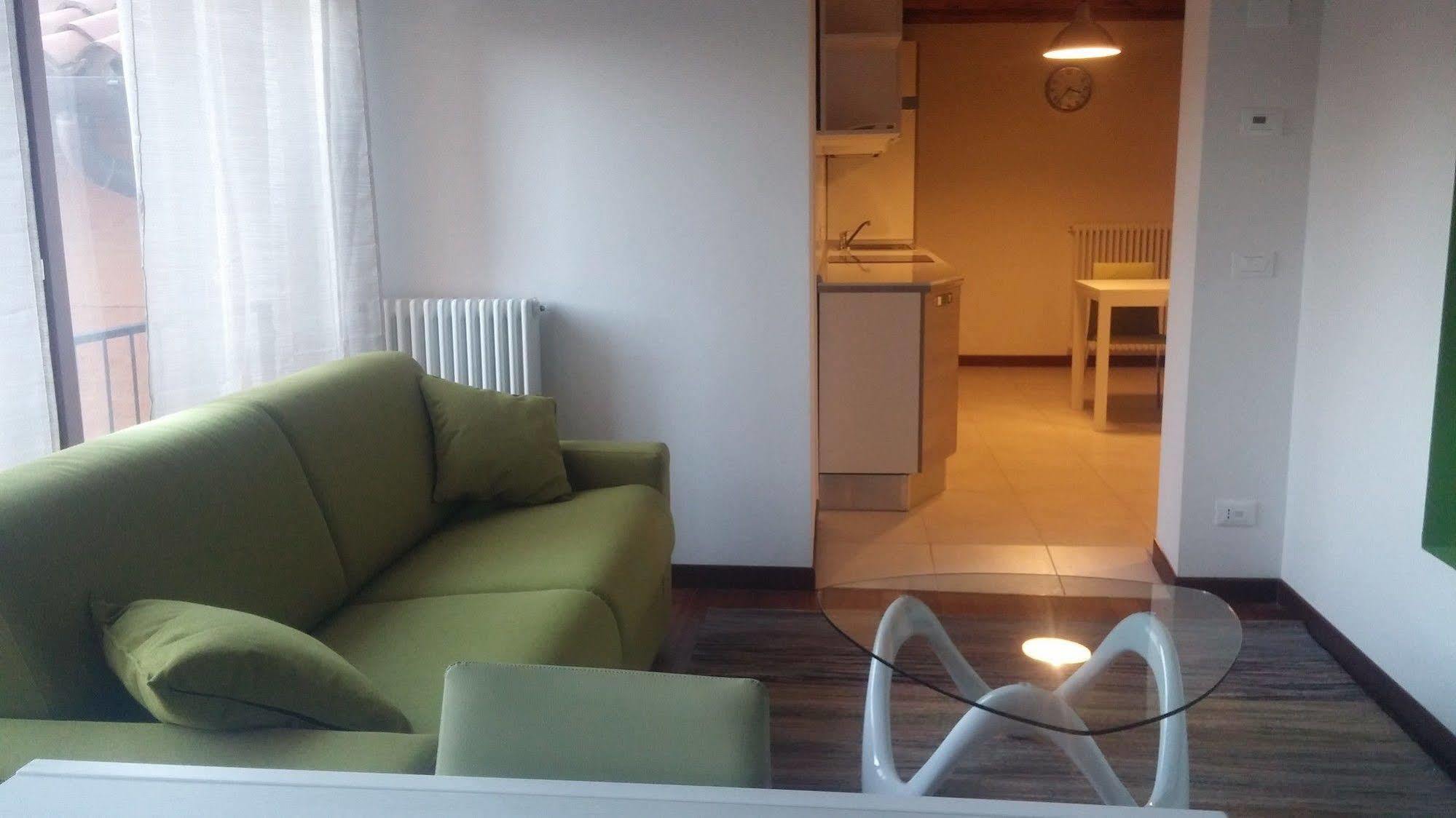 Good Wine Apartments Венеция Экстерьер фото
